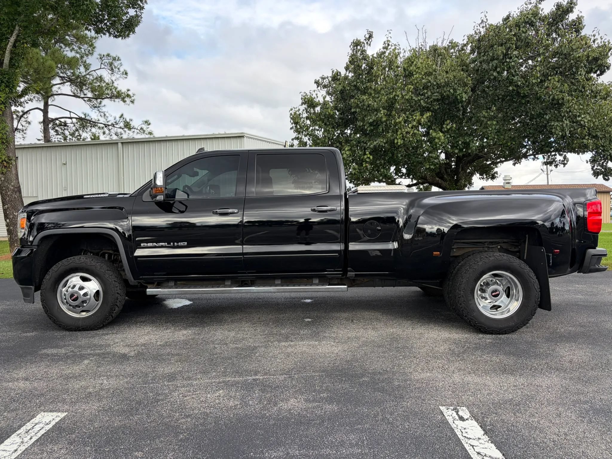 Used 2018 GMC Sierra 3500 Denali w/ Duramax Plus Package AWD/4WD image 4