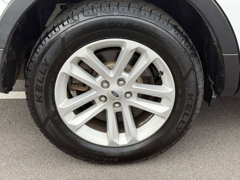 Used 2015 Ford Explorer XLT image 20