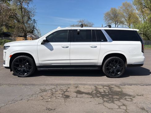 Used 2021 Cadillac Escalade ESV Premium Luxury AWD/4WD image 20