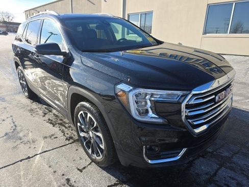 Certified 2023 GMC Terrain SLT w/ Infotainment Package II image 3