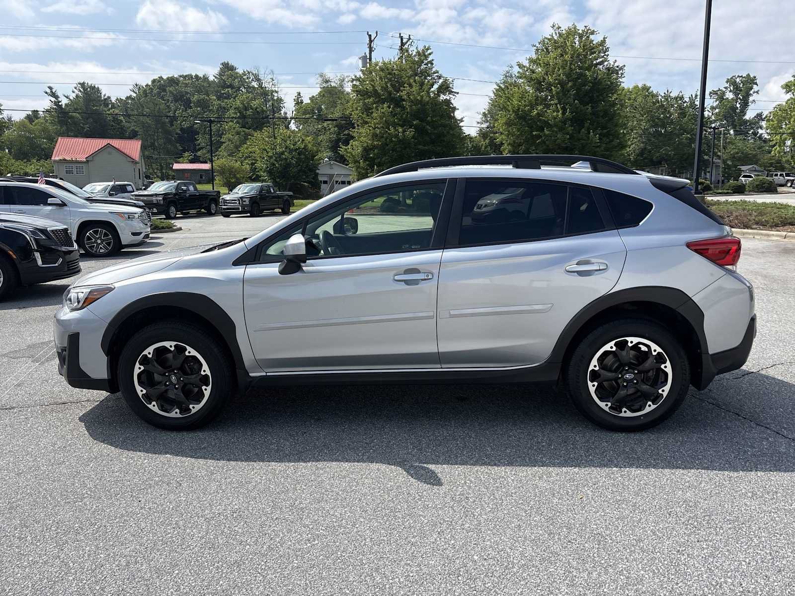 Used 2023 Subaru Crosstrek 2.0i Premium AWD/4WD image 9