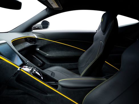 Used 2022 Ferrari Roma RWD image 56