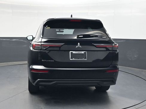 Used 2025 Mitsubishi Outlander ES AWD/4WD image 4