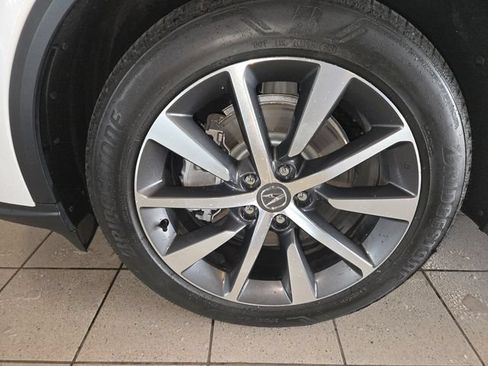 Certified 2025 Acura MDX FWD w/ Technology Package image 10