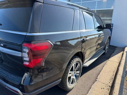 Used 2023 Ford Expedition Limited AWD/4WD image 4