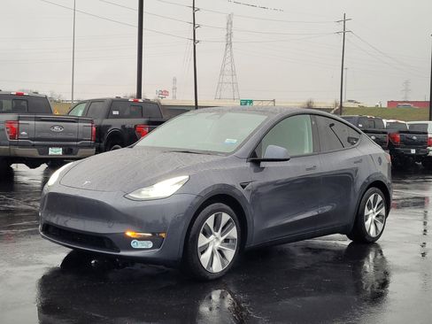 Used 2021 Tesla Model Y Long Range image 8