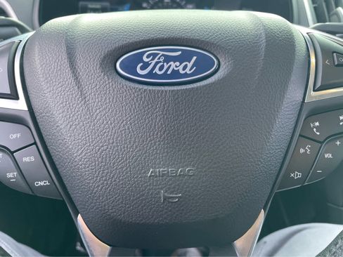 Used 2022 Ford Edge SEL w/ Convenience Package image 17