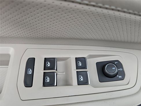 New 2026 Volkswagen Atlas SE image 14