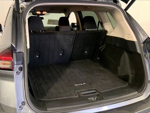 Used 2025 Nissan Rogue SV AWD/4WD image 4