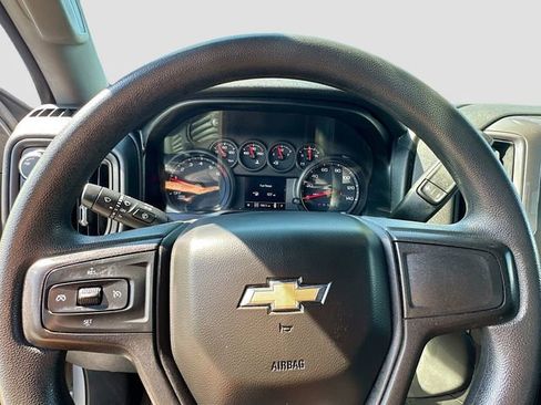 Used 2020 Chevrolet Silverado 1500 Custom w/ Custom Value Package image 11