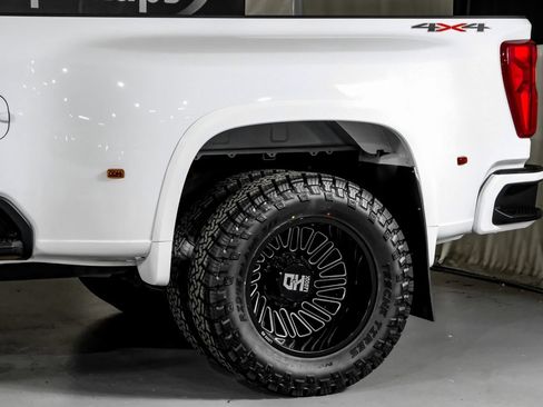 Used 2022 Chevrolet Silverado 3500 LTZ w/ LTZ Plus Package AWD/4WD image 14