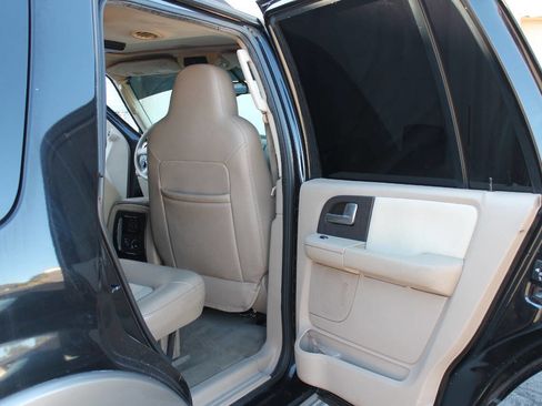 Used 2004 Ford Expedition Eddie Bauer image 29
