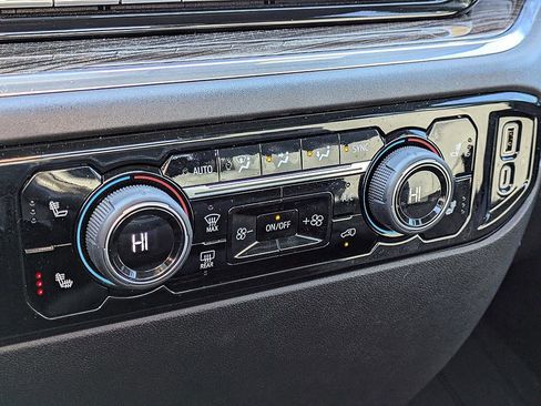 Used 2023 Chevrolet Silverado 1500 LT image 24