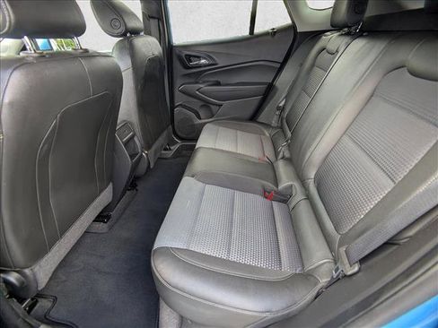 Used 2025 Chevrolet Trax LT FWD image 17