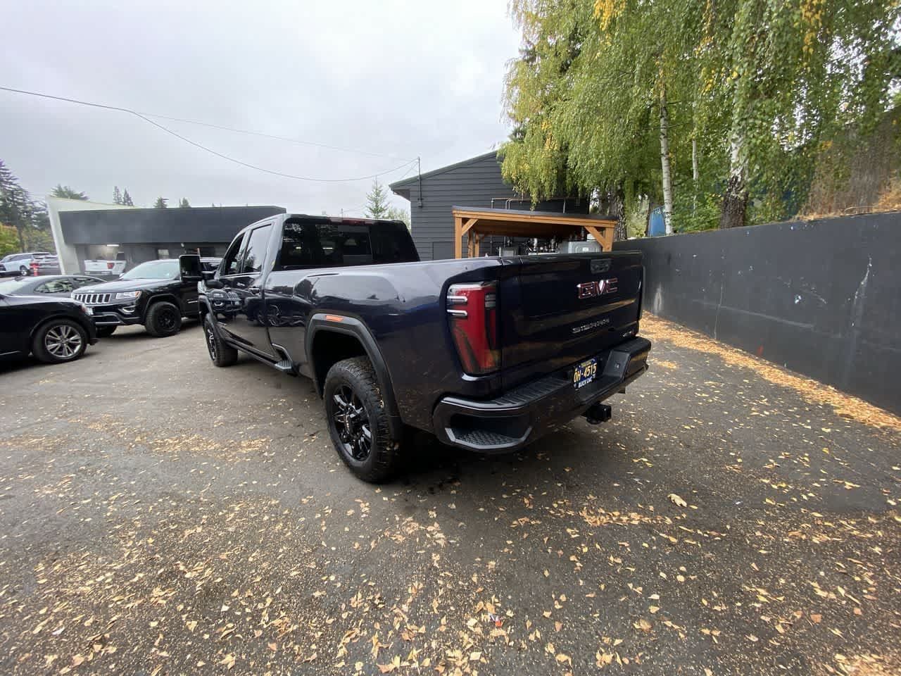 Used 2025 GMC Sierra 2500 AT4 w/ AT4 Premium Plus Package AWD/4WD image 4