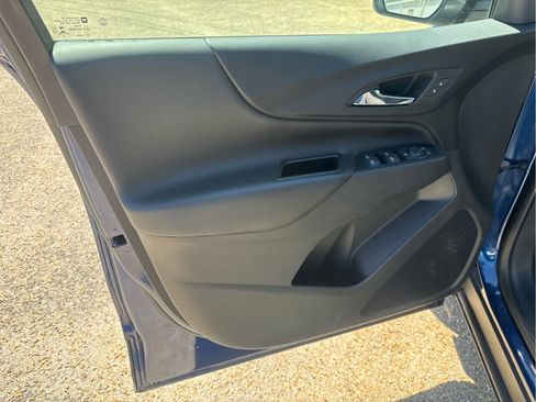 Used 2023 Chevrolet Equinox LT FWD image 16