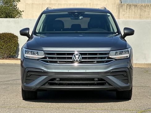 Used 2022 Volkswagen Tiguan SE w/ Panoramic Sunroof Package image 10