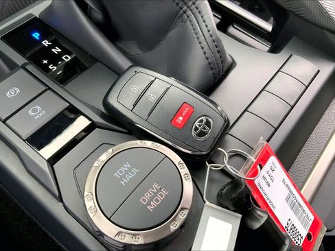 Used 2025 Toyota 4Runner SR5 image 14