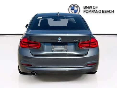 Used 2017 BMW 320i Sedan RWD image 6