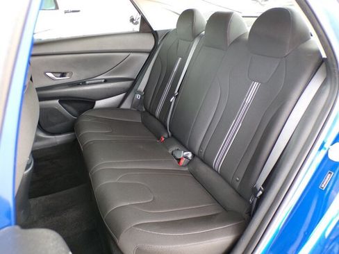Used 2021 Hyundai Elantra SEL FWD image 16