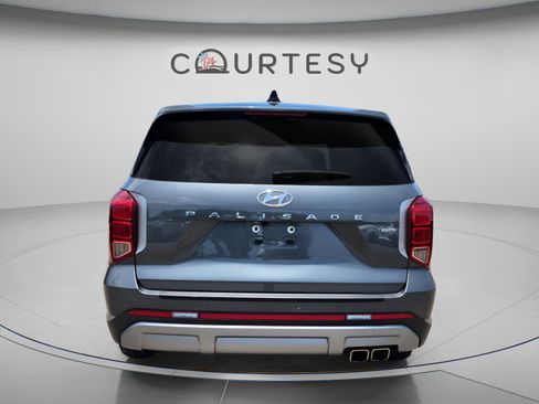 Used 2023 Hyundai Palisade SE AWD/4WD image 5