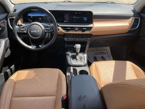 Used 2024 Kia Seltos EX AWD/4WD image 11