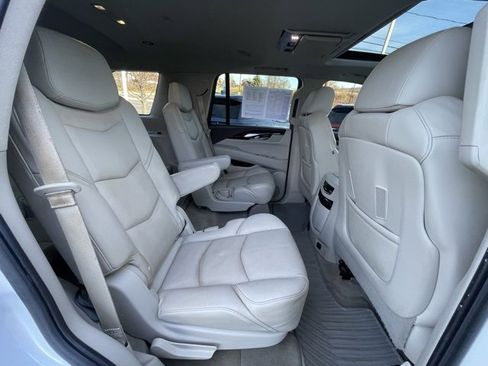 Certified 2016 Cadillac Escalade Premium image 40