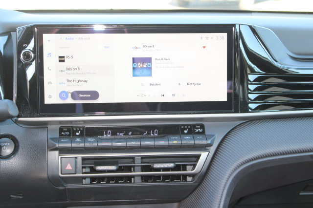 Used 2026 Toyota Camry SE w/ Multimedia Upgrade Package FWD image 15