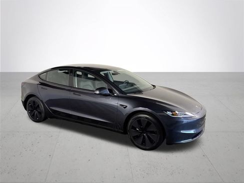 Used 2024 Tesla Model 3 Standard Range RWD image 4