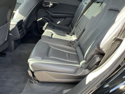Used 2022 Audi Q7 Premium Plus image 26