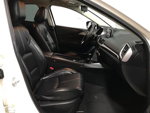 Used 2018 MAZDA MAZDA3 Touring FWD image 14