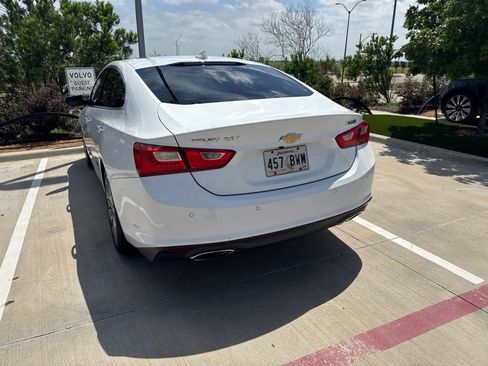 Used 2017 Chevrolet Malibu Premier w/ Premier Sun and Wheel Package FWD image 5