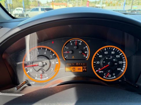 Used 2014 Nissan Titan SV image 10