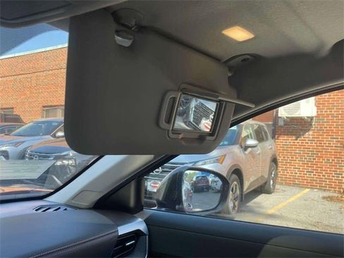 New 2025 Nissan Kicks SV w/ SV Premium Package image 27