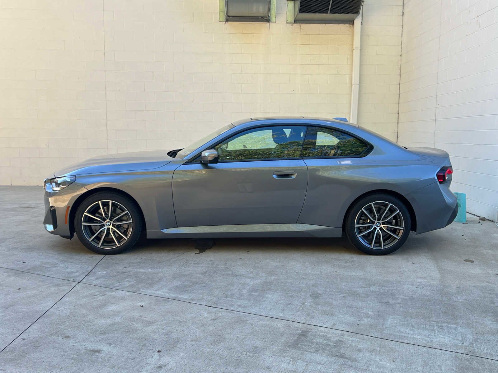 Used 2025 BMW 230i xDrive Coupe w/ Convenience Package AWD/4WD image 5