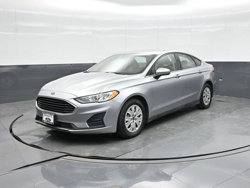 Used 2020 Ford Fusion S FWD image 14