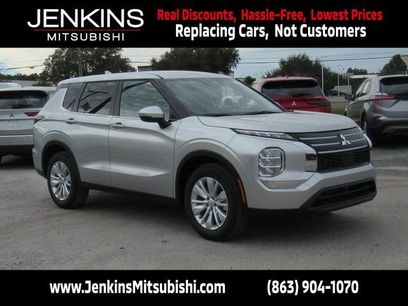 New 2026 Mitsubishi Outlander ES