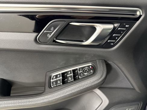 Certified 2021 Porsche Macan S image 34