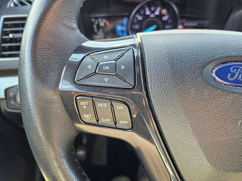 Used 2018 Ford Explorer XLT w/ Equipment Group 202A AWD/4WD image 46