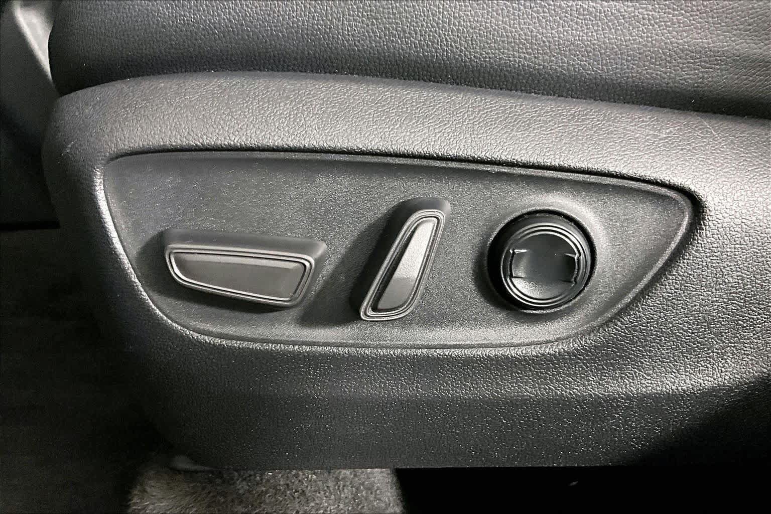 Used 2024 Toyota Grand Highlander AWD image 33