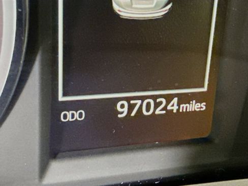 Used 2016 Toyota RAV4 XLE AWD/4WD image 4