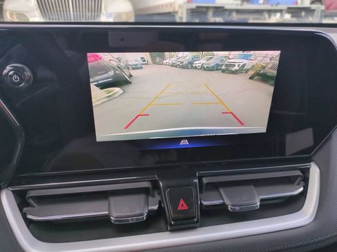 Used 2025 Chevrolet TrailBlazer LT AWD/4WD image 17
