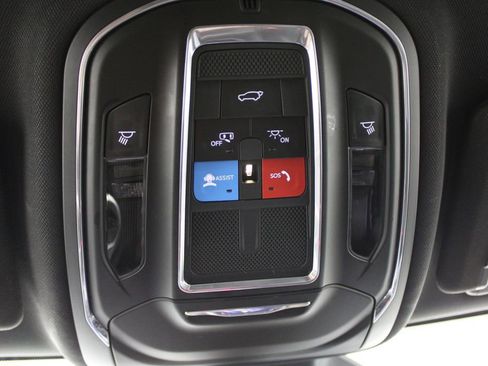 Used 2024 Jeep Grand Cherokee Altitude image 36