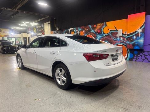 Used 2022 Chevrolet Malibu LS w/ Driver Confidence Package II FWD image 3