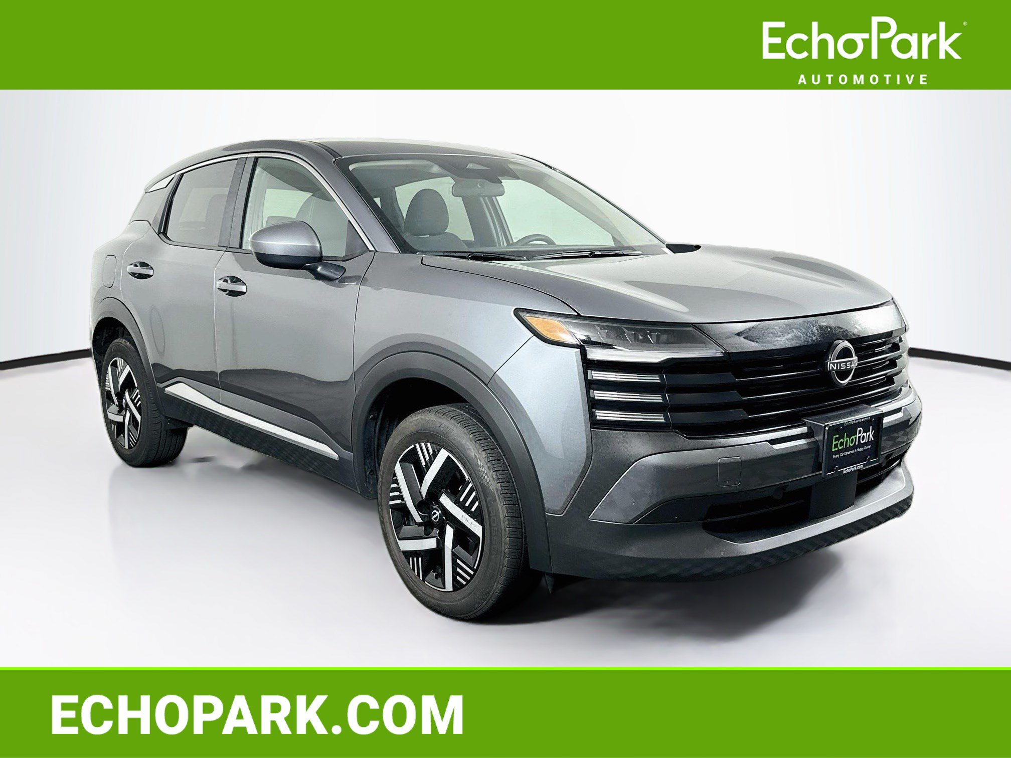 Used 2025 Nissan Kicks SV FWD image 1