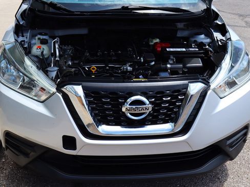 Used 2018 Nissan Kicks SV FWD image 49
