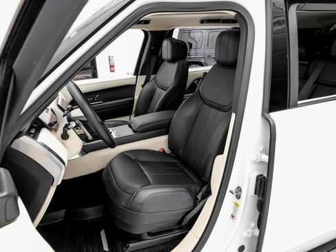 Used 2022 Land Rover Range Rover Long Wheelbase SE image 7