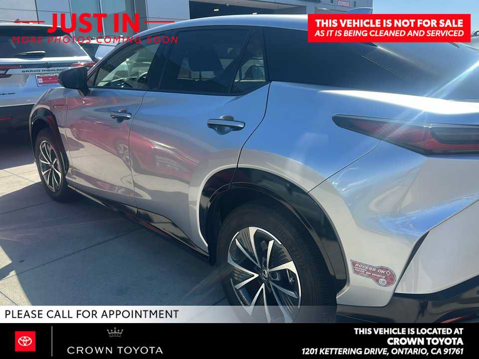 Used 2024 Lexus RZ 300e Premium w/ Accessory Package (2T) FWD image 4