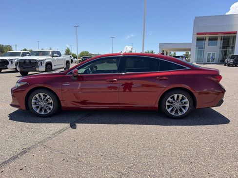 Used 2019 Toyota Avalon XLE w/ Carpet Mat Package FWD image 3