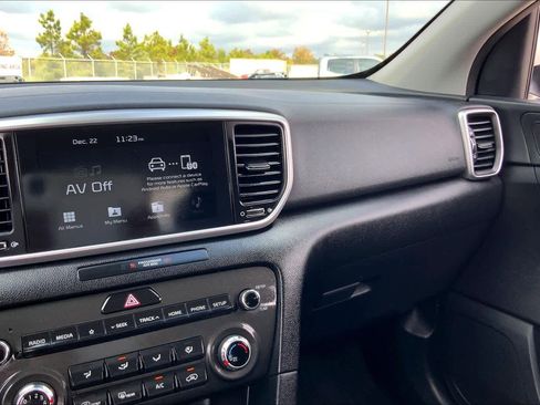 Used 2022 Kia Sportage LX image 34